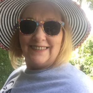 Meet your Posher, Janet